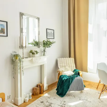 Old Town Within Easy Reach - Kazimierz Apartman *